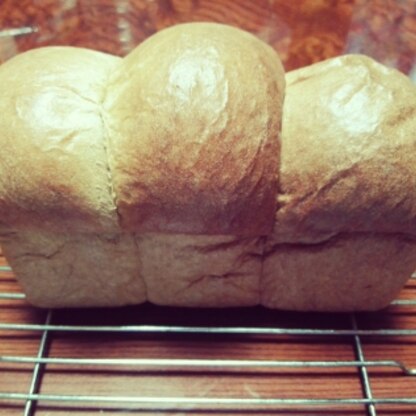 低糖質ダイエットを始めて、最近ふすまパン作りにハマっます。
今までで一番膨らんだパンが焼けましたた⸜(*ˊᗜˋ*)⸝
ありがとうございます(*･ω･)*_ _)